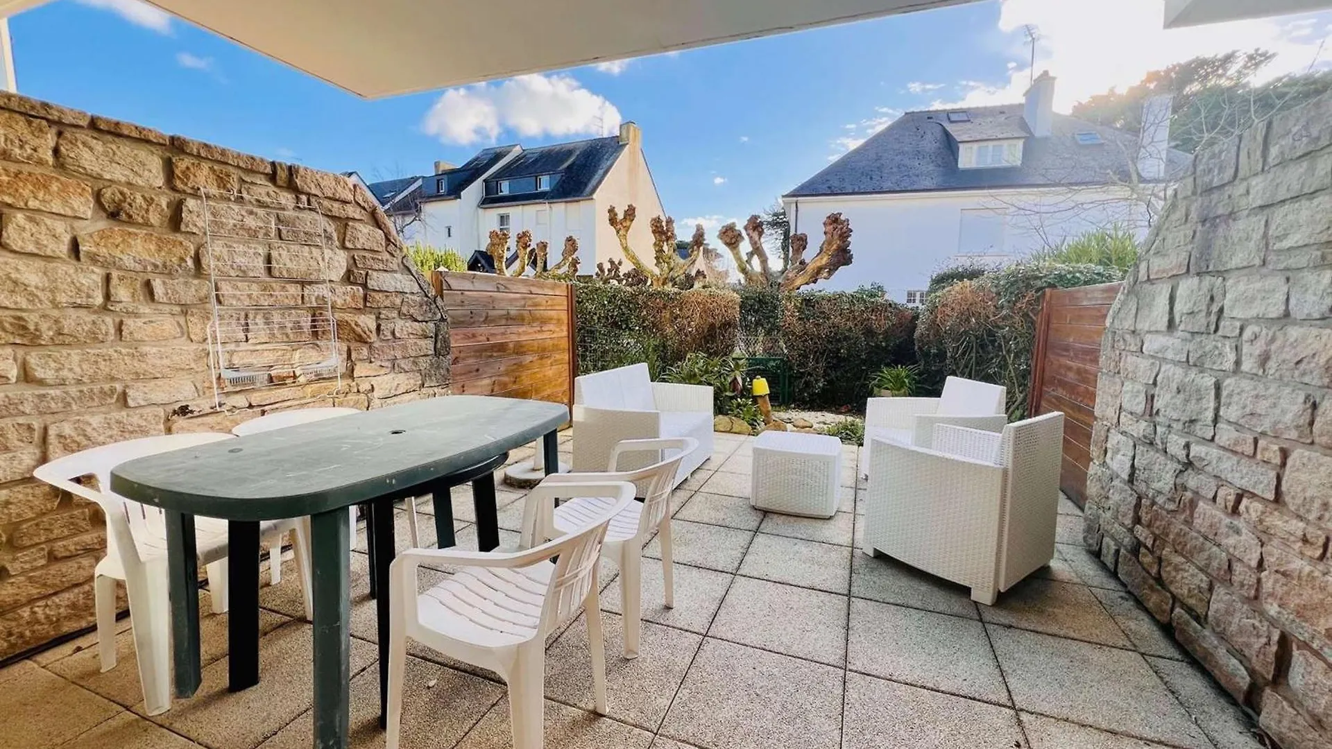 Appartement 2 Pieces Avec Jardin Et Parking, Proche Plage Et Commerces A Quiberon - Fr-1-478-306 location